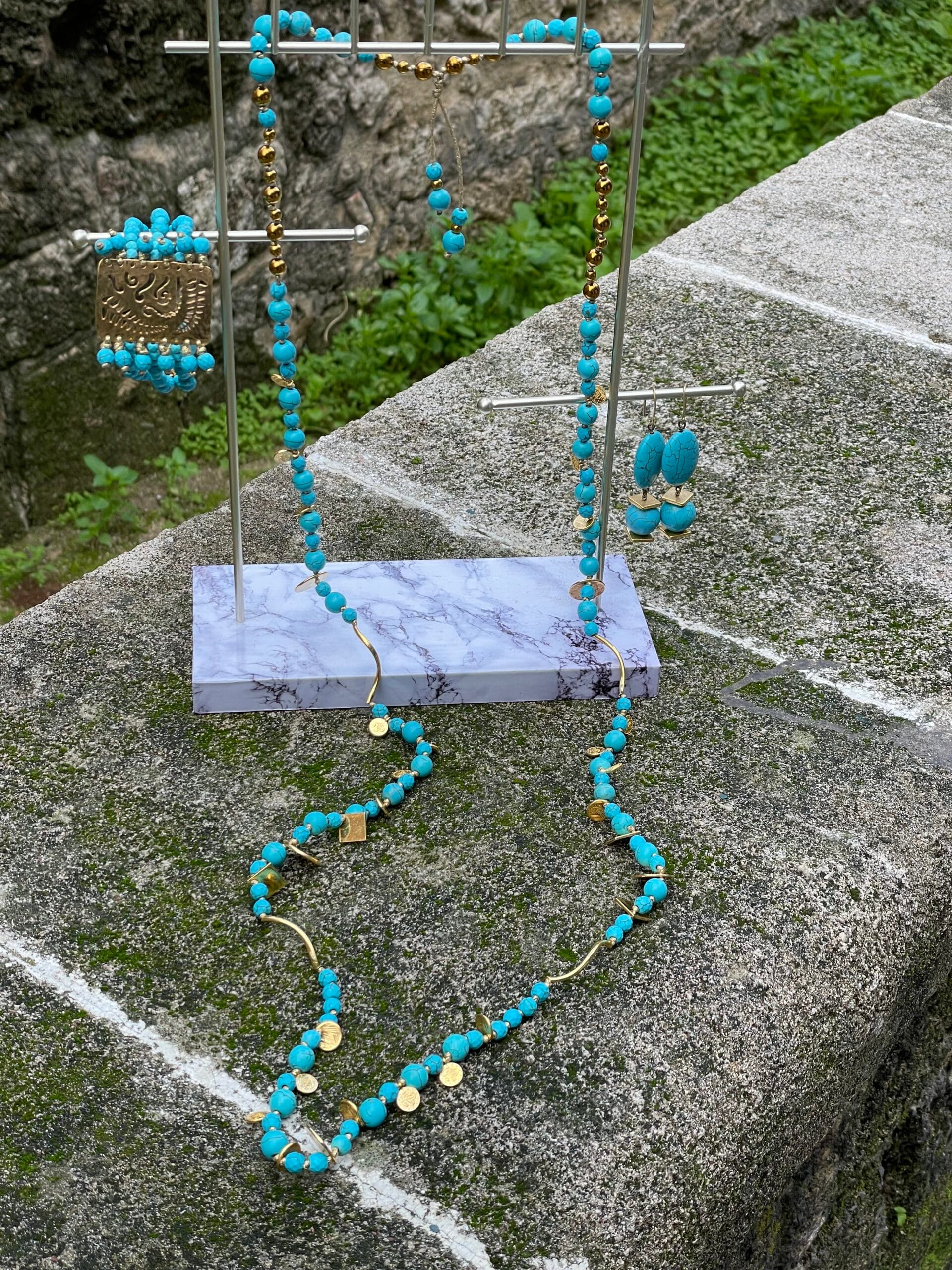 Necklace with semi-precious stones