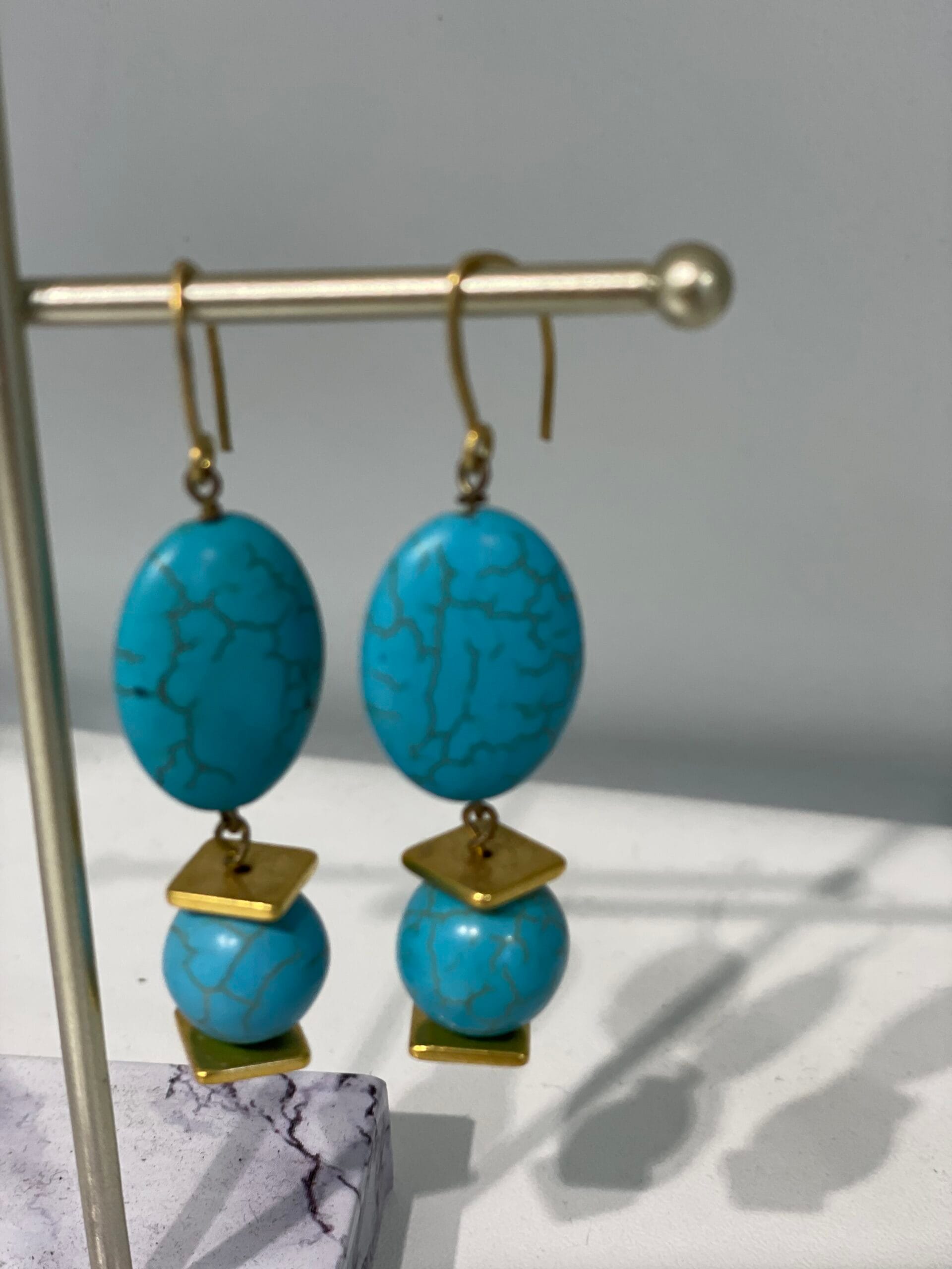 Earrings with semi-precious stones