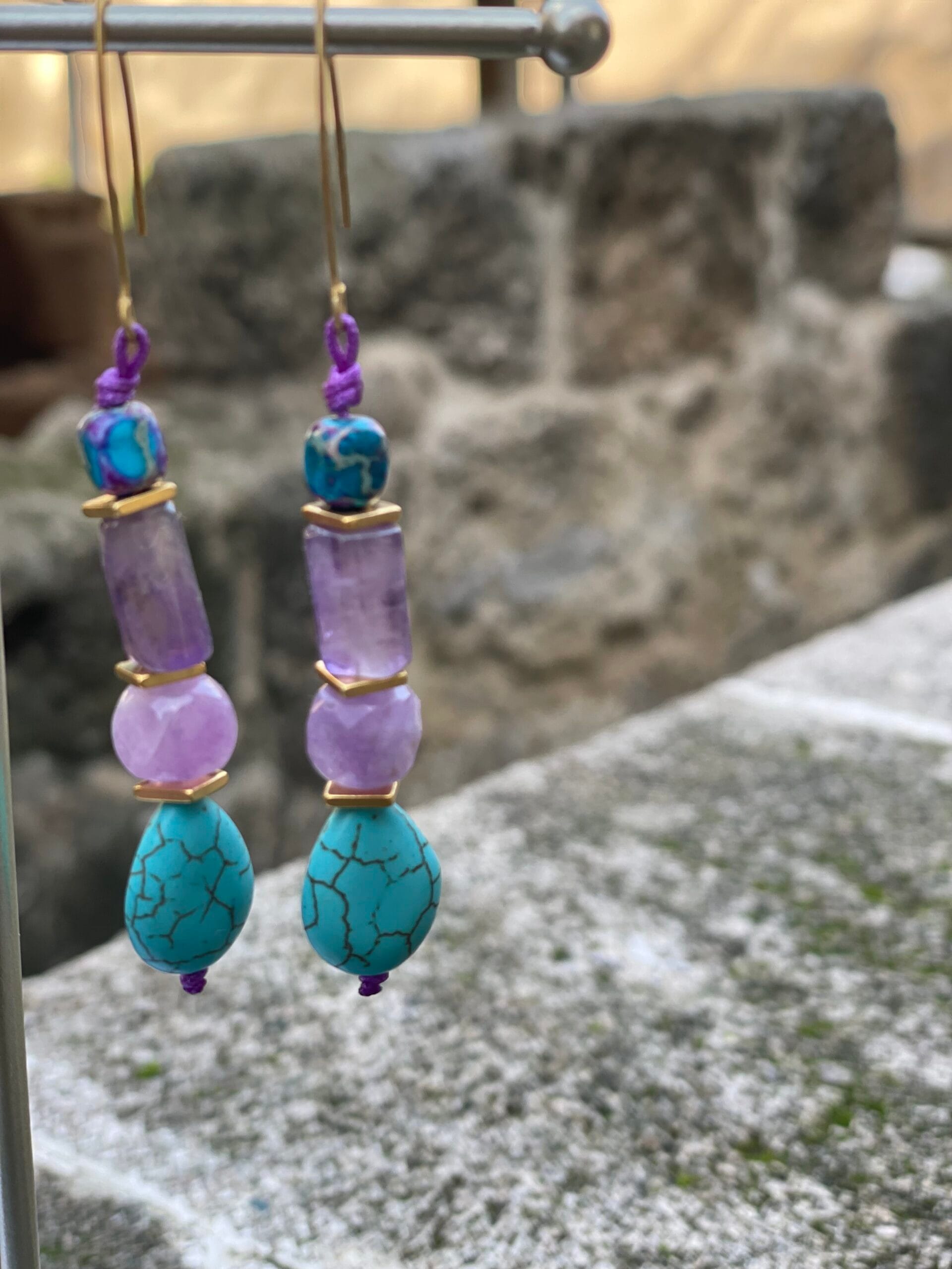 Earrings with semi-precious stones